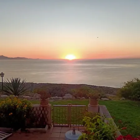 Between The Sky And The Sea Holiday home